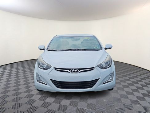Used 2015 Hyundai Elantra SE w/ Option Group 02 FWD image 2