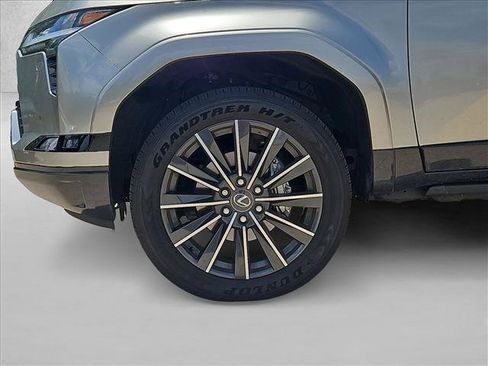 Used 2025 Lexus GX 550 w/ Accessory Package (Z1) AWD/4WD image 21