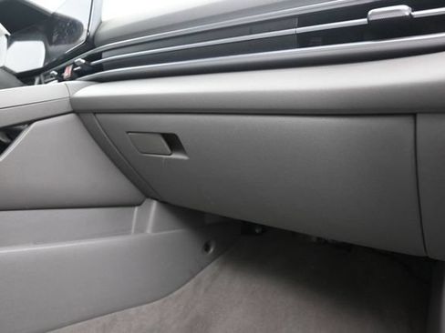 Used 2024 Hyundai Elantra SEL FWD image 38