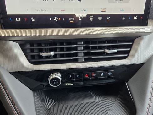 New 2025 Ford Explorer Active w/ Active Comfort Package image 15