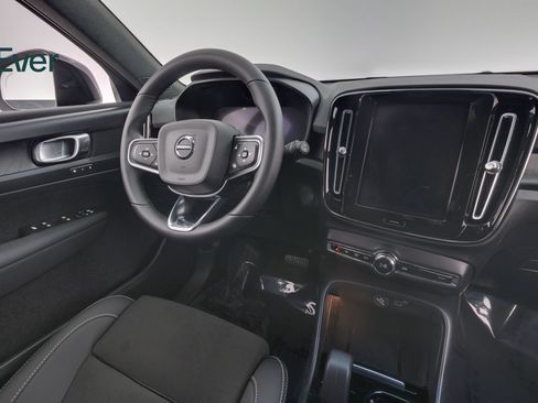 Used 2023 Volvo XC40 Recharge Plus AWD/4WD image 25