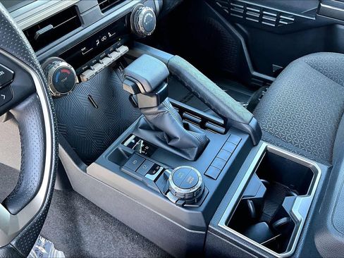 Used 2025 Toyota 4Runner SR5 AWD/4WD image 16