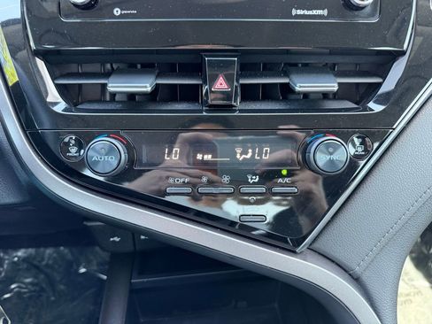 Used 2022 Toyota Camry LE FWD image 22