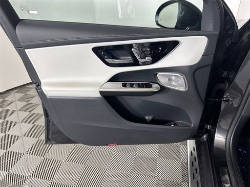 Certified 2024 Mercedes-Benz GLC 300 image 10
