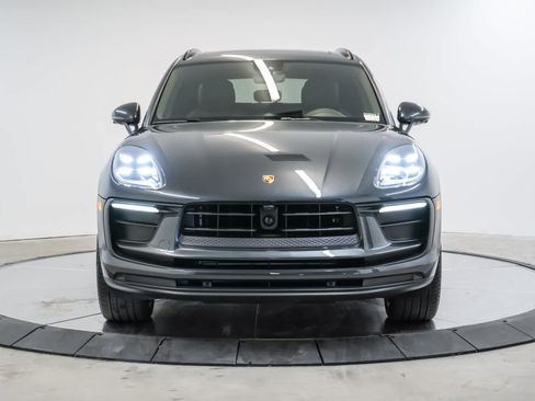 Certified 2024 Porsche Macan AWD/4WD image 6