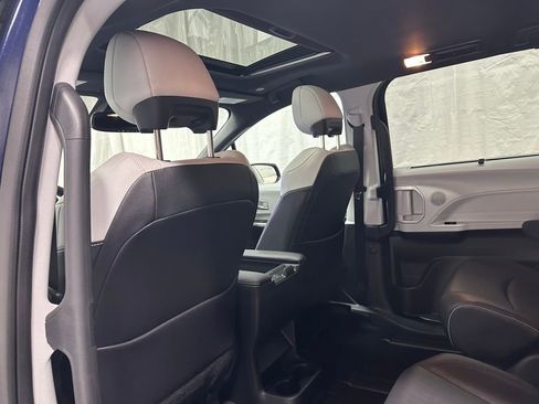 Used 2025 Toyota Sienna XSE image 51