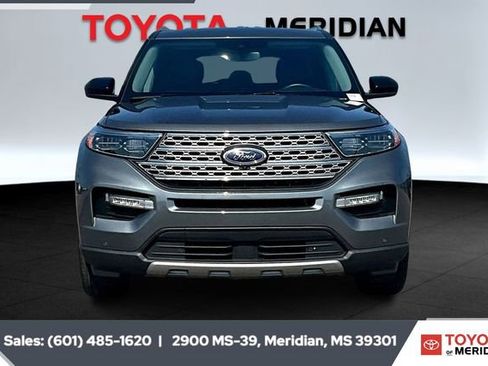 Used 2023 Ford Explorer Limited image 3