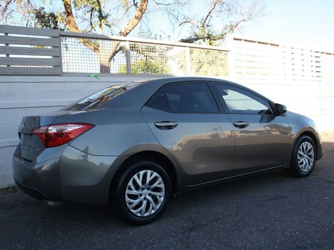 Used 2018 Toyota Corolla LE image 4