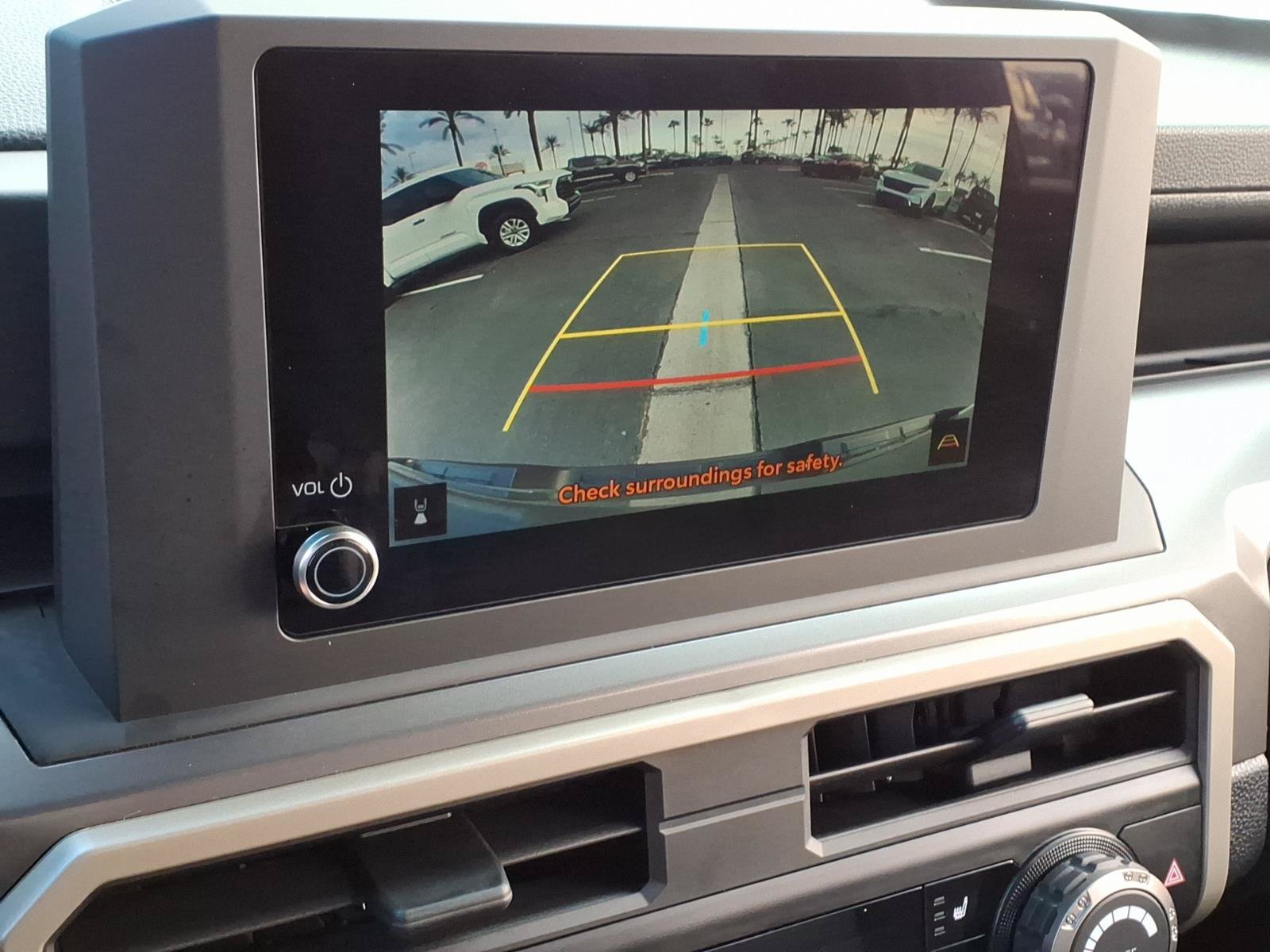 Certified 2025 Toyota Tacoma SR5 AWD/4WD image 17