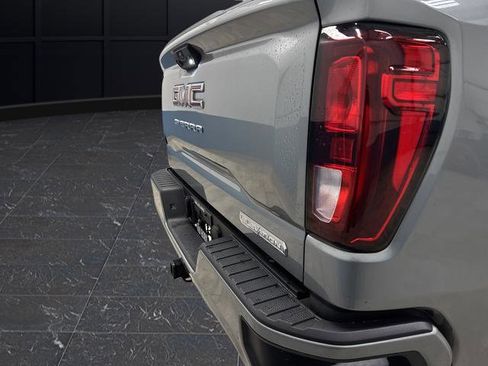 Used 2025 GMC Sierra 1500 Elevation image 33