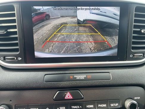 Used 2022 Kia Sportage LX AWD/4WD image 11