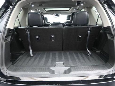 Used 2024 Honda Pilot Touring image 10