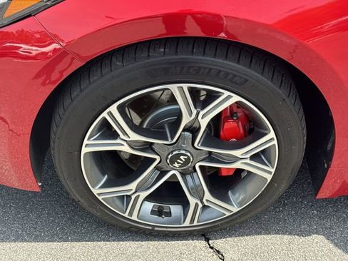 Used 2018 Kia Stinger GT2 AWD/4WD image 11
