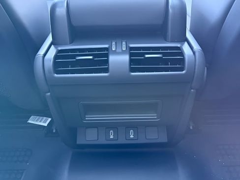 New 2026 Land Rover Defender 90 X-Dynamic SE AWD/4WD image 26