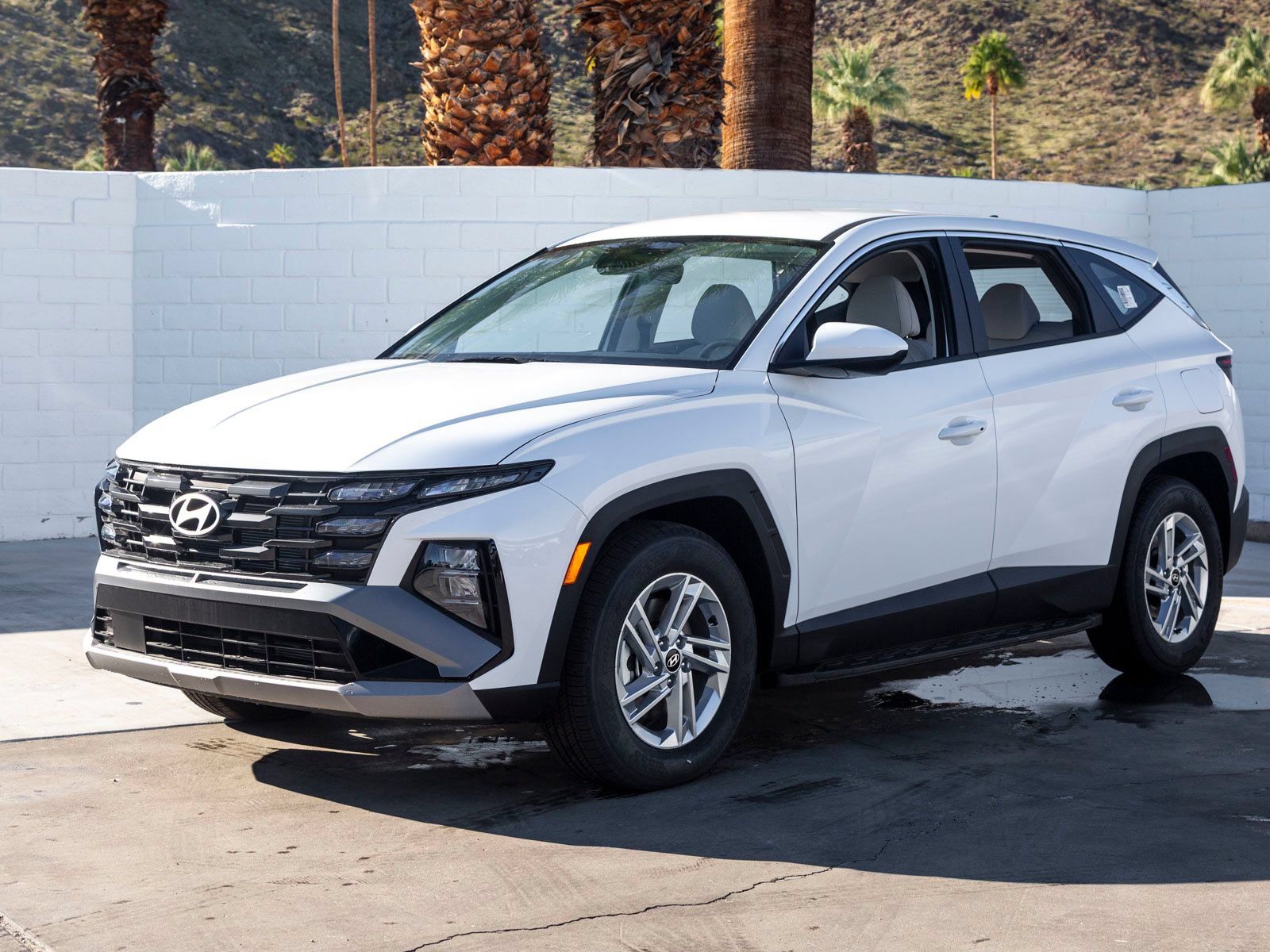 New 2025 Hyundai Tucson SE FWD image 1