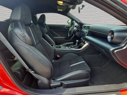 Used 2025 Toyota GR86 Premium RWD image 11
