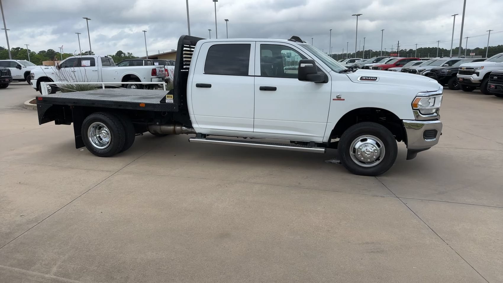 Used 2024 RAM 3500 Tradesman w/ Chrome Appearance Group AWD/4WD image 2