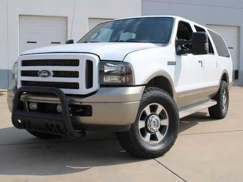 Used 2005 Ford Excursion Eddie Bauer RWD image 3