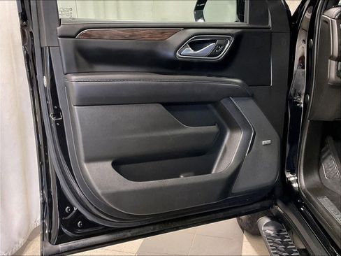 Used 2022 Chevrolet Tahoe Z71 w/ Luxury Package image 9