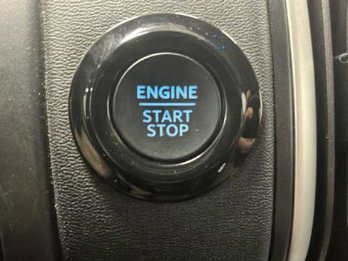 Used 2025 Ford Expedition Max Active AWD/4WD image 23
