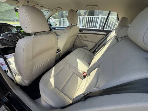 Used 2015 Volkswagen Golf S FWD image 18