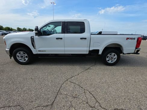 Used 2025 Ford F250 XLT w/ FX4 Off-Road Package AWD/4WD image 12