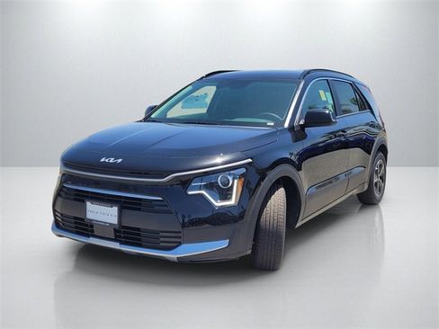New 2025 Kia Niro EX image 8