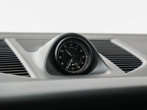 New 2026 Porsche Macan image 29