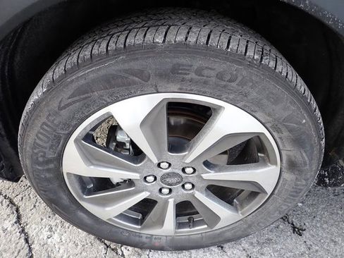 Used 2025 Ford Escape Platinum w/ Premium Technology Package image 9