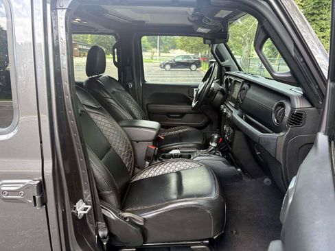 Used 2021 Jeep Wrangler Unlimited Sahara AWD/4WD image 23
