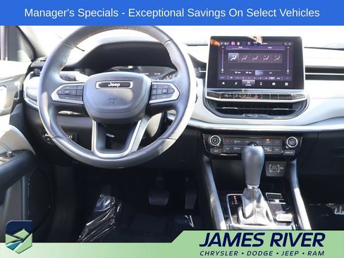 Used 2022 Jeep Compass Limited AWD/4WD image 18