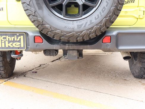 Used 2024 Jeep Wrangler Willys AWD/4WD image 14