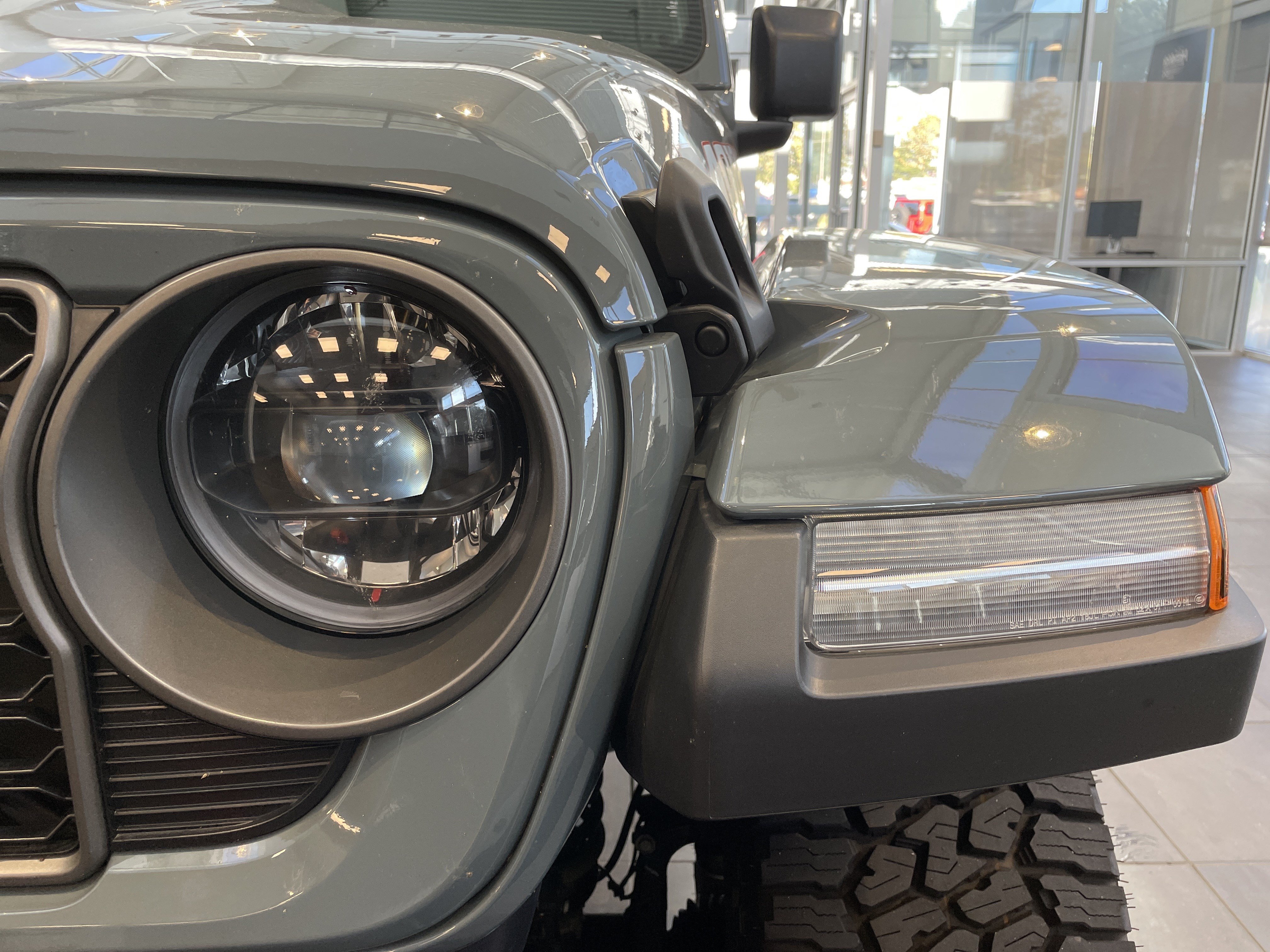 Used 2026 Jeep Gladiator Mojave w/ Steel Bumper Group AWD/4WD image 5