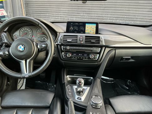 Used 2016 BMW M4 Convertible image 13