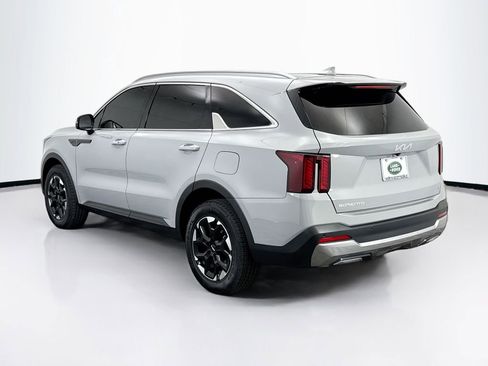 Used 2024 Kia Sorento S w/ Panoramic Sunroof Package image 7