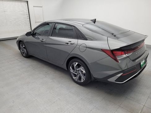 Used 2025 Hyundai Elantra Sport FWD image 3