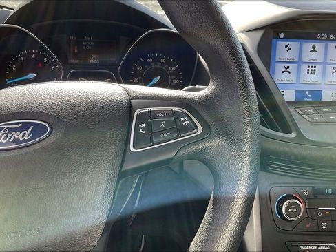 Used 2019 Ford Escape SE FWD image 12