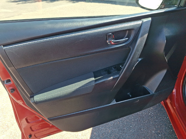 Used 2018 Toyota Corolla LE FWD image 12