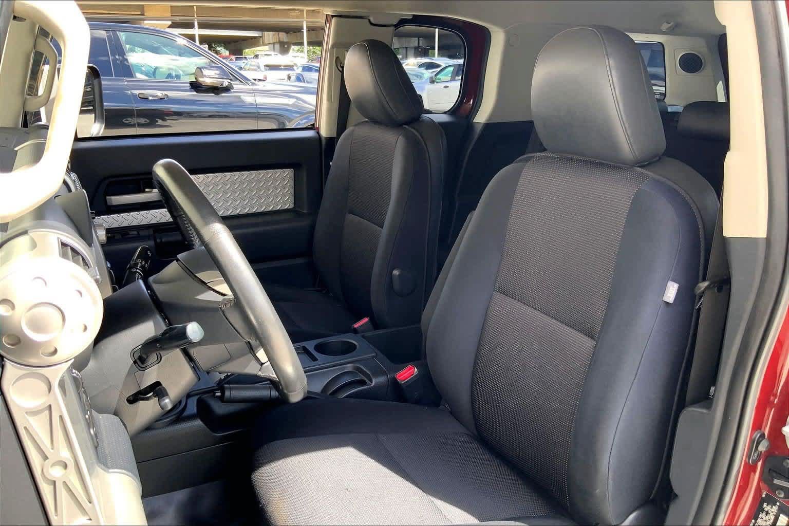 Used 2010 Toyota FJ Cruiser 4WD w/ Upgrade Pkg 2 image 11