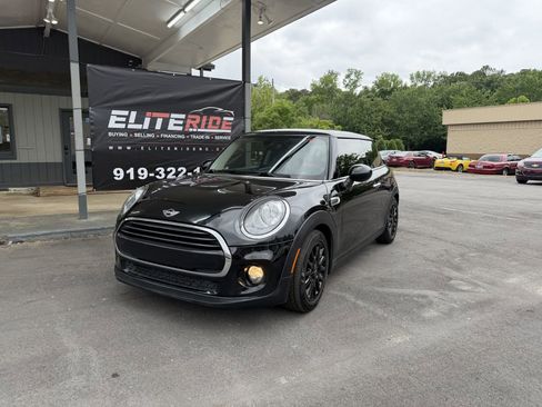 Used 2018 MINI Cooper 2-Door Hardtop w/ Signature Line Package FWD image 1