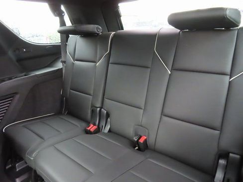 Used 2021 Cadillac Escalade Premium Luxury image 43