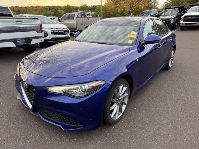 Used 2023 Alfa Romeo Giulia Ti AWD/4WD image 3