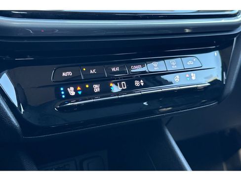 Used 2023 Chevrolet Bolt EUV LT w/ Convenience Package FWD image 28
