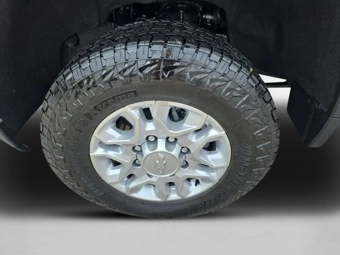 Used 2020 Chevrolet Silverado 3500 LT AWD/4WD image 10