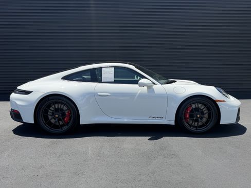 Certified 2026 Porsche 911 Carrera GTS RWD image 8