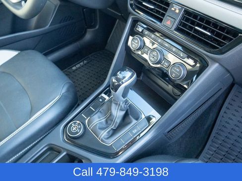 Used 2022 Volkswagen Taos SEL image 39