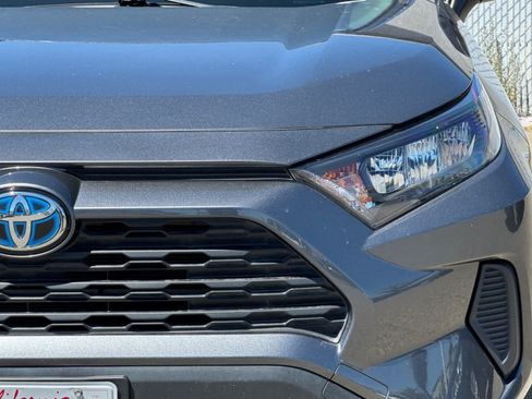 Used 2020 Toyota RAV4 LE AWD/4WD image 13