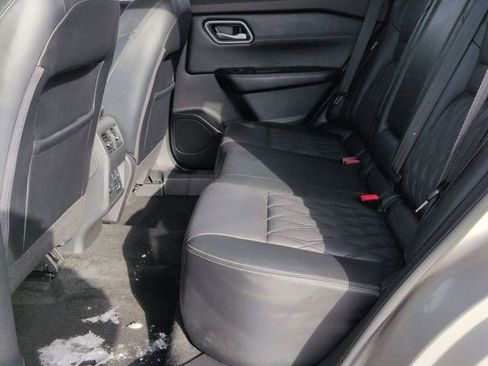 Used 2021 Nissan Rogue Platinum image 25