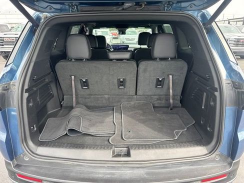 Used 2025 Buick Enclave Preferred AWD/4WD image 5