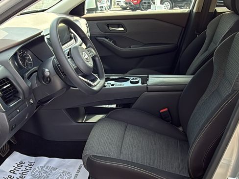 Certified 2022 Nissan Rogue SV AWD/4WD image 19